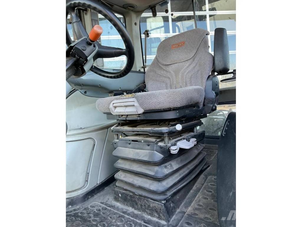 Valtra T132 direct met Fronthef en PTO Tractores