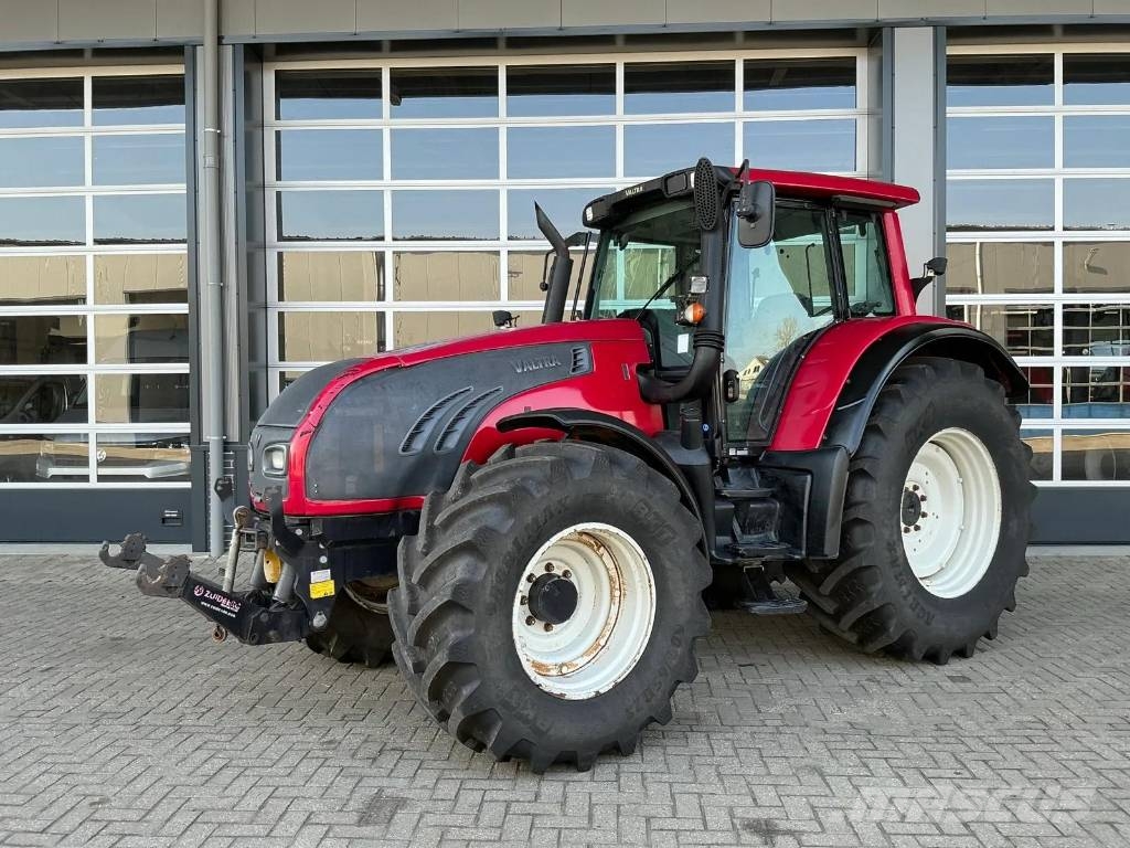 Valtra T132 direct met Fronthef en PTO Tractores