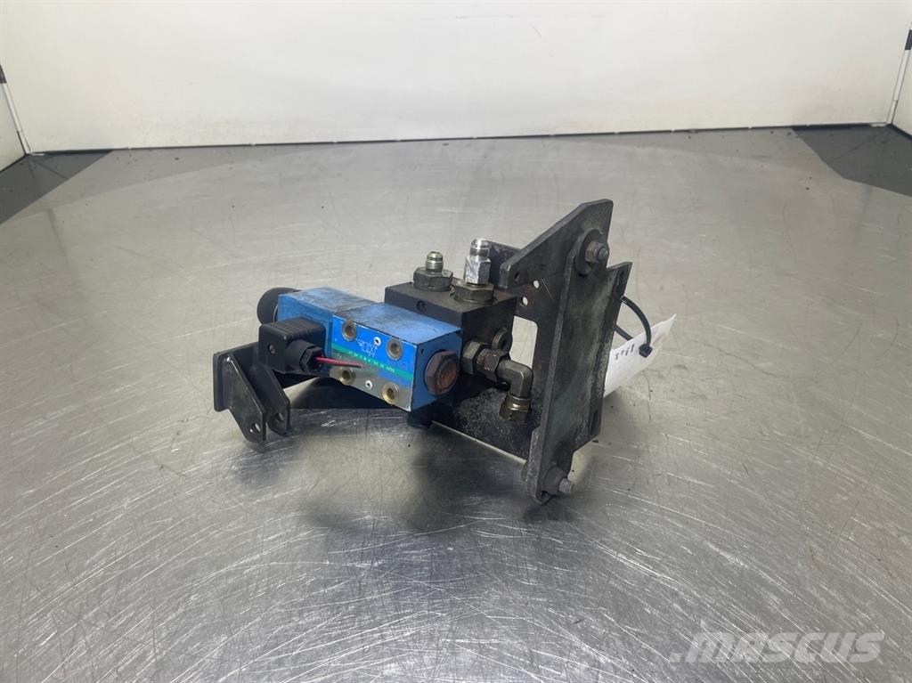 Vickers DG4V3S2ALHMUH560 - 24VDC - NG6 Assembly Hydraulics