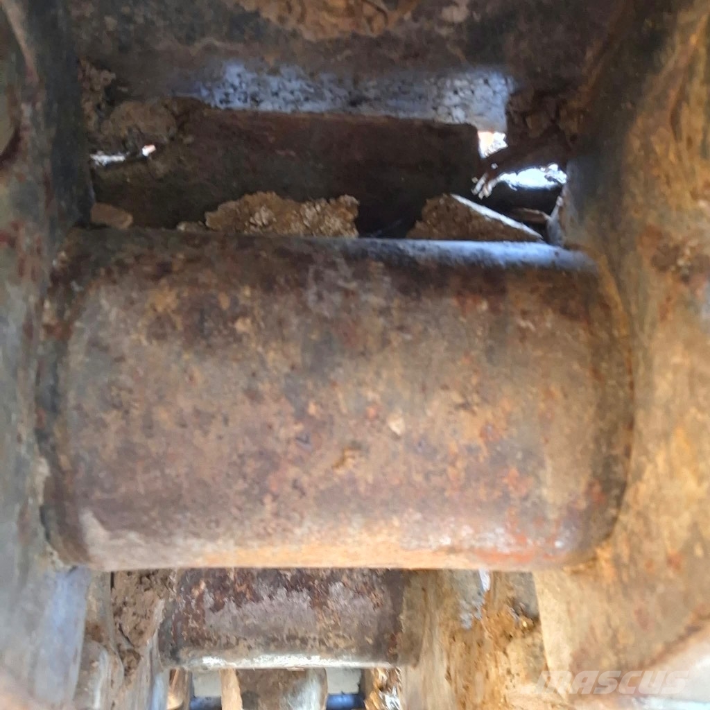 CAT 973 Lánctalpas homlokrakodók