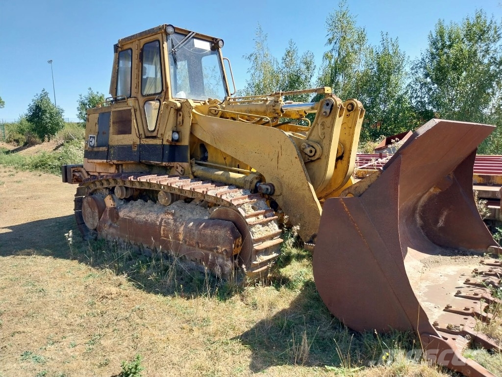 CAT 973 Lánctalpas homlokrakodók