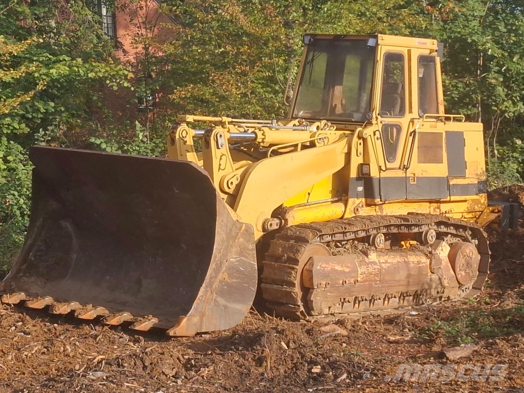 CAT 973 Lánctalpas homlokrakodók
