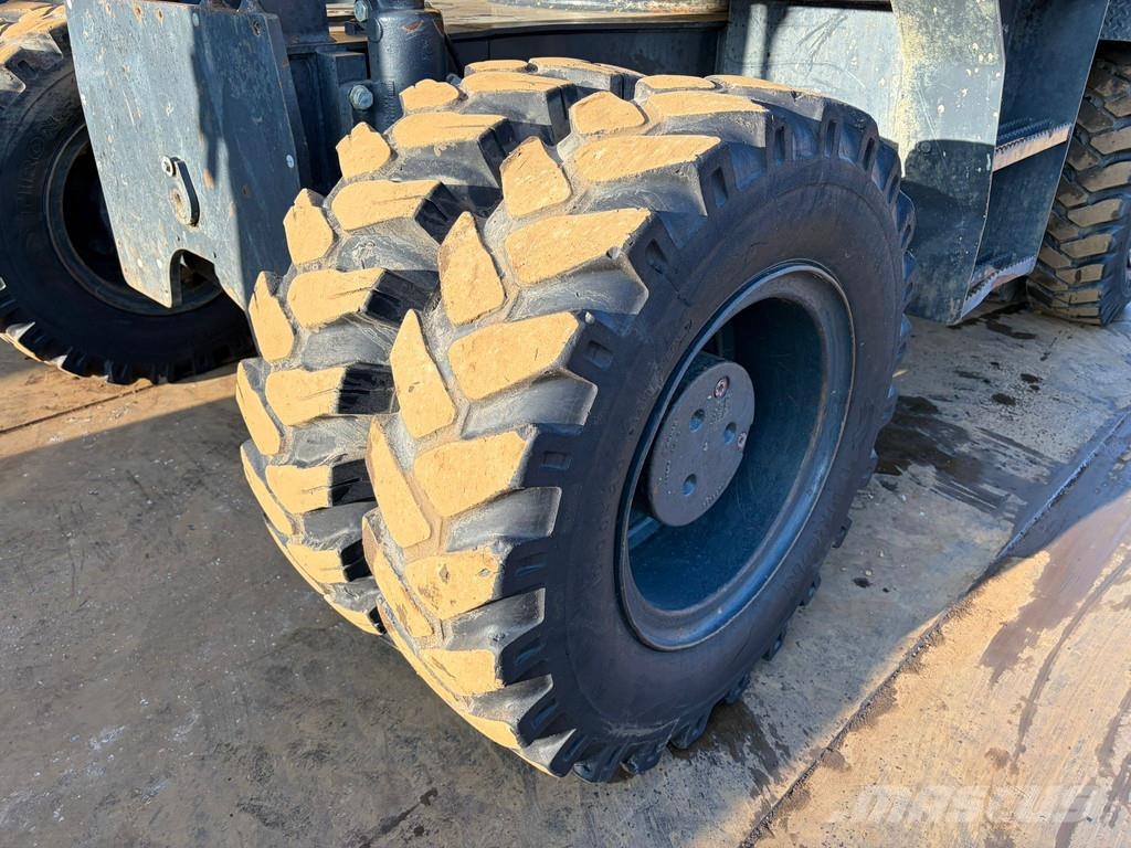 Komatsu PW148-10 Εκσκαφείς με τροχούς - λάστιχα