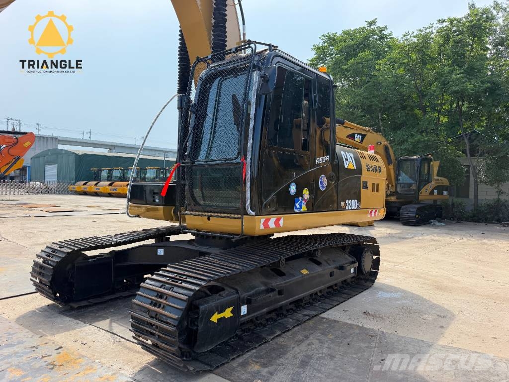 CAT 320 D Гусеничні екскаватори