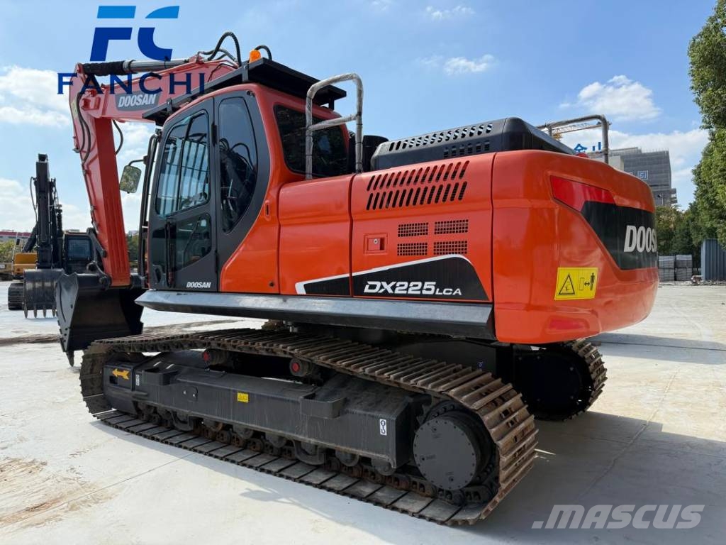 Doosan DX 225 LC Excavadoras sobre orugas