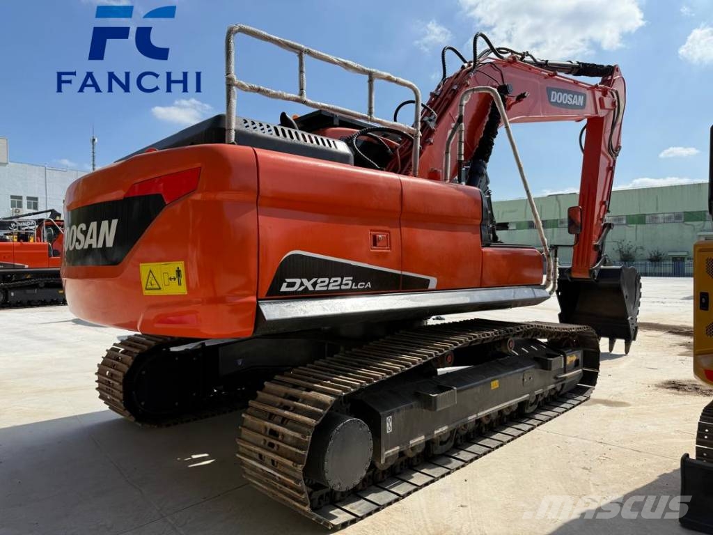 Doosan DX 225 LC Excavadoras sobre orugas