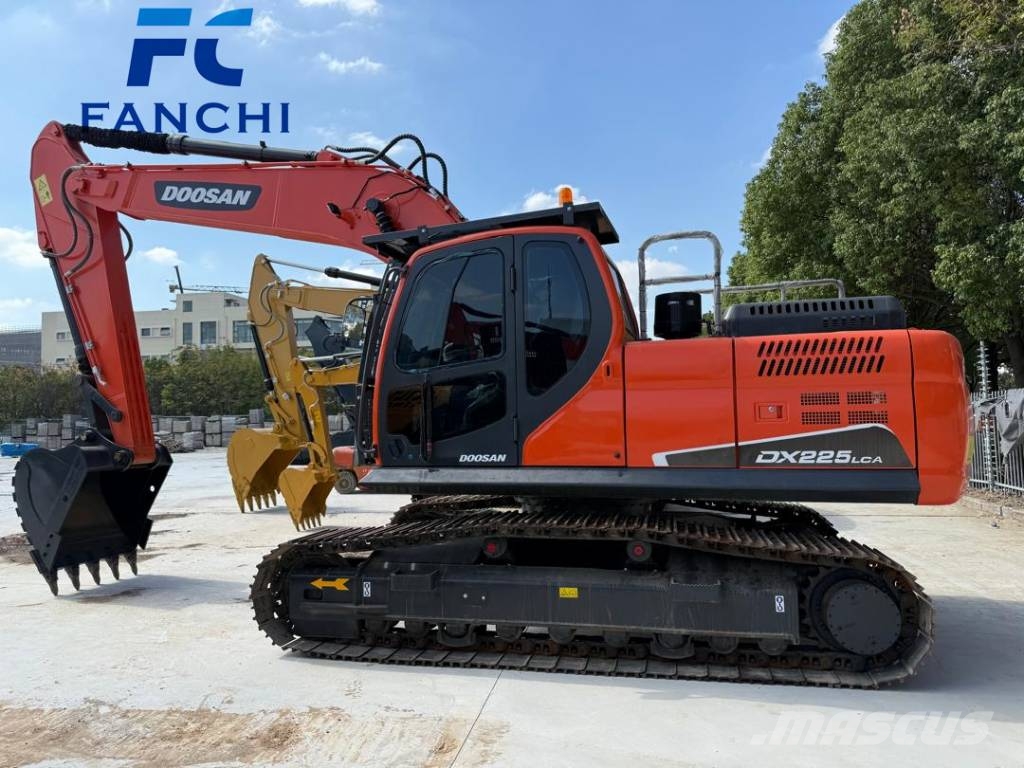 Doosan DX 225 LC Excavadoras sobre orugas