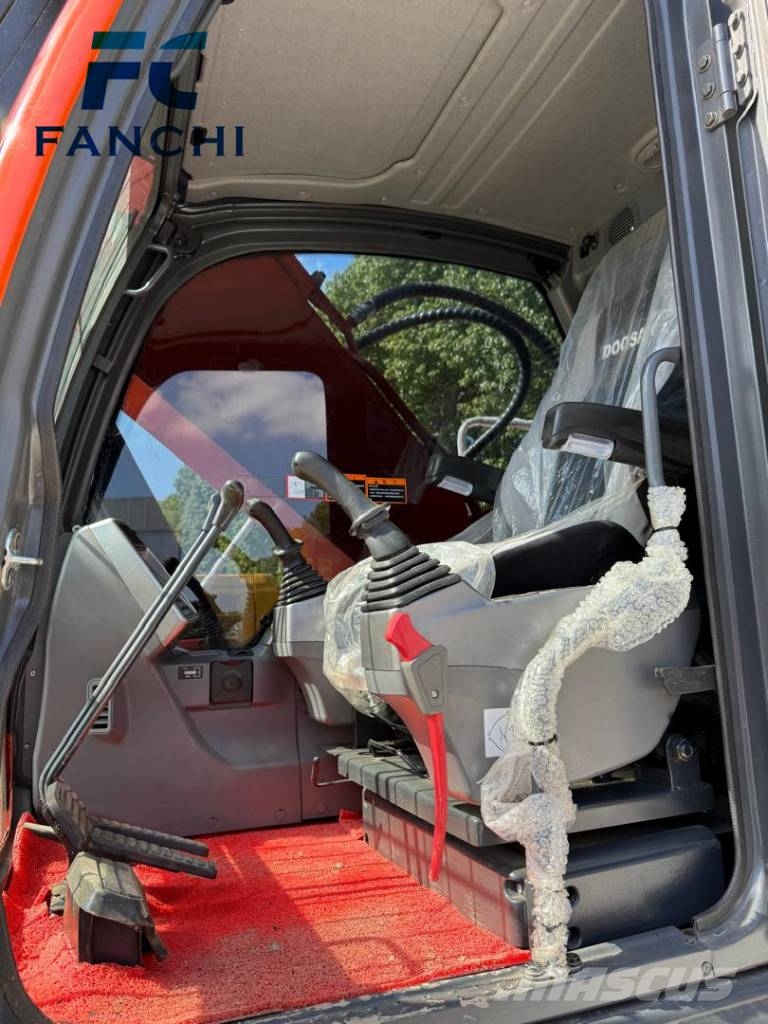 Doosan DX 225 LC Excavadoras sobre orugas