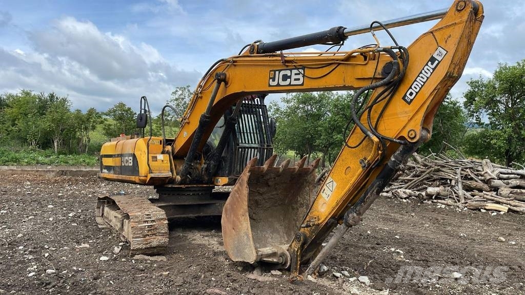 JCB JS 260 XD Plataformas y cucharones
