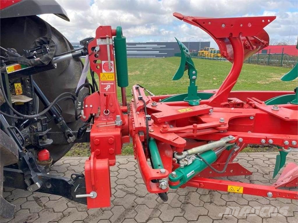 Kverneland 2300S-100 5 SCHAR コンベンショナルプラウ