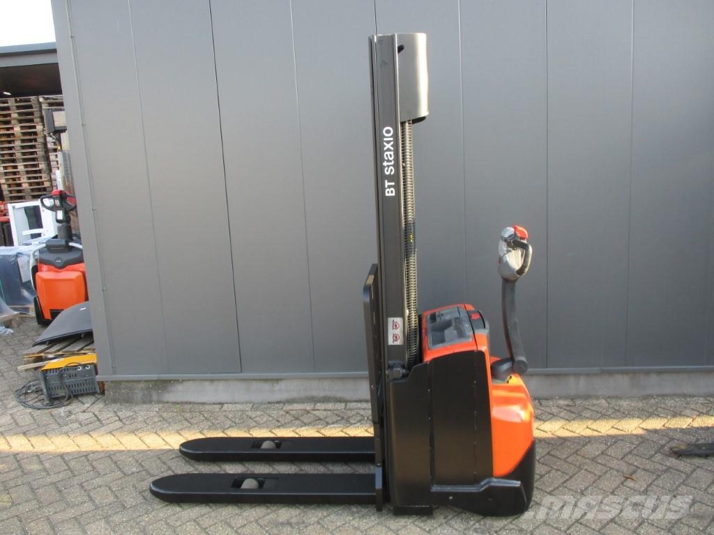 BT SWE120 Montacargas con plataformas de baja elevación