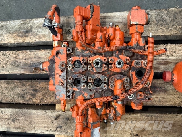 Atlas 1404 HYDRAULIC VAVLE BLOCK COMPLET Hidráulicos