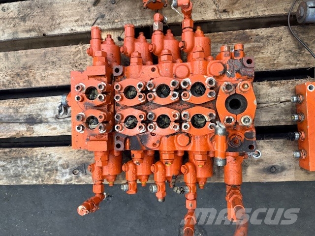 Atlas 1404 HYDRAULIC VAVLE BLOCK COMPLET Hidráulicos