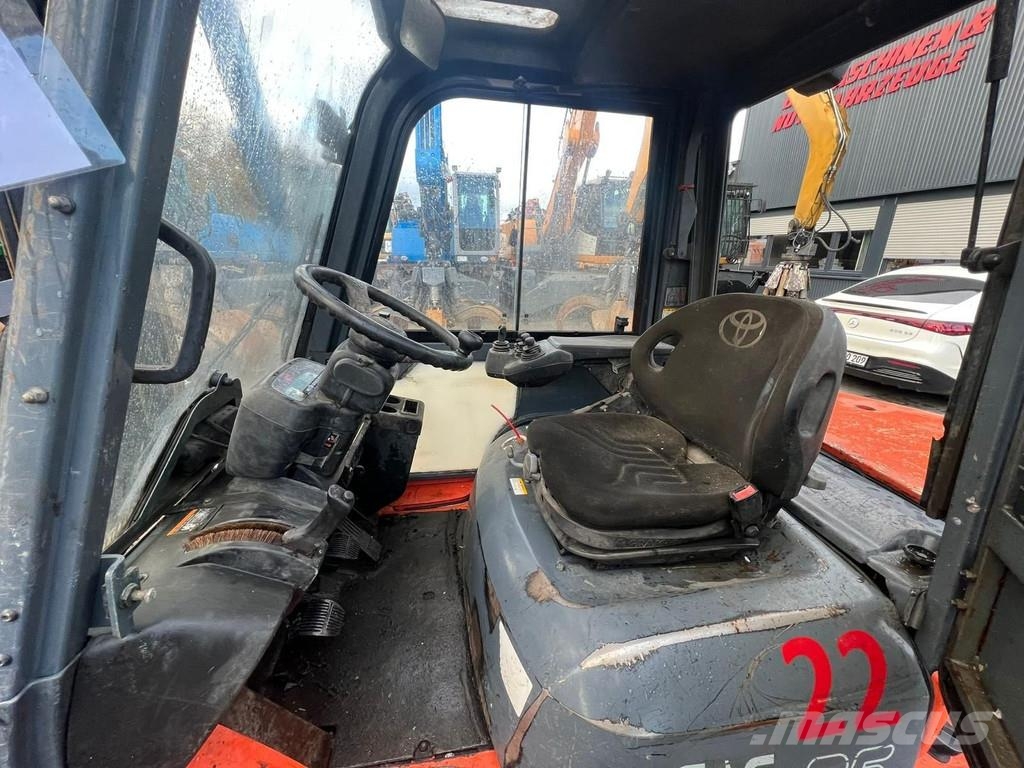 Toyota FD 35 Diesel forklifts