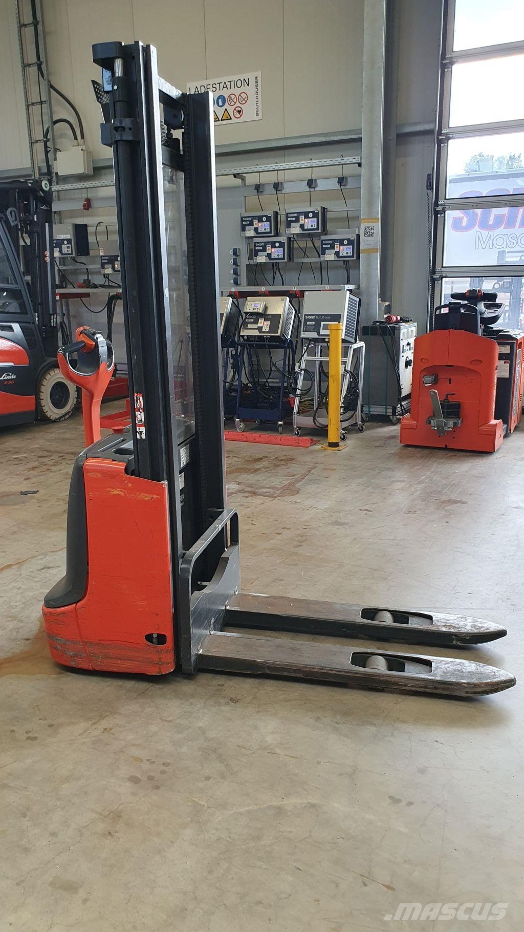 Linde L10 Stand-in stackers