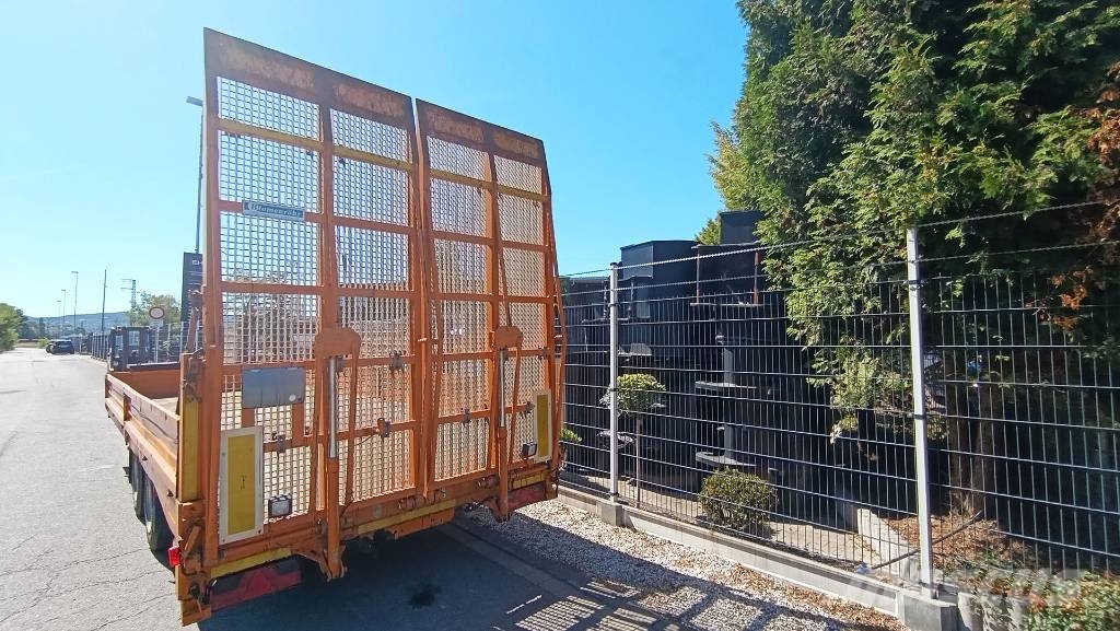Blomenröhr Tandem-Tieflader 13,8 t mit hydraulischen Rampen Góndola de cama rebajada