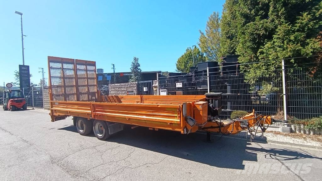 Blomenröhr Tandem-Tieflader 13,8 t mit hydraulischen Rampen Góndola de cama rebajada