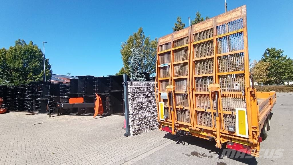 Blomenröhr Tandem-Tieflader 13,8 t mit hydraulischen Rampen Góndola de cama rebajada