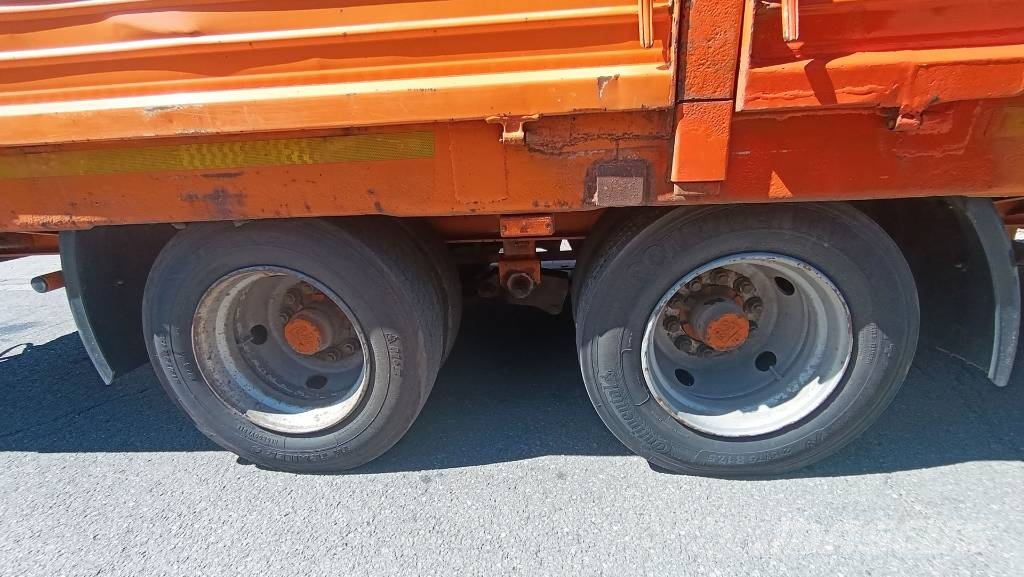 Blomenröhr Tandem-Tieflader 13,8 t mit hydraulischen Rampen Góndola de cama rebajada