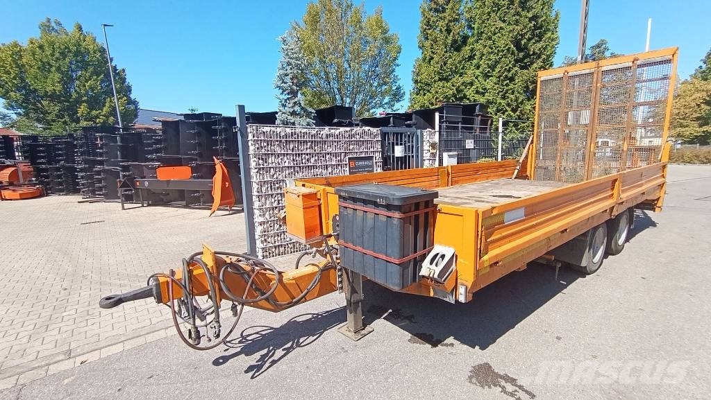Blomenröhr Tandem-Tieflader 13,8 t mit hydraulischen Rampen Góndola de cama rebajada