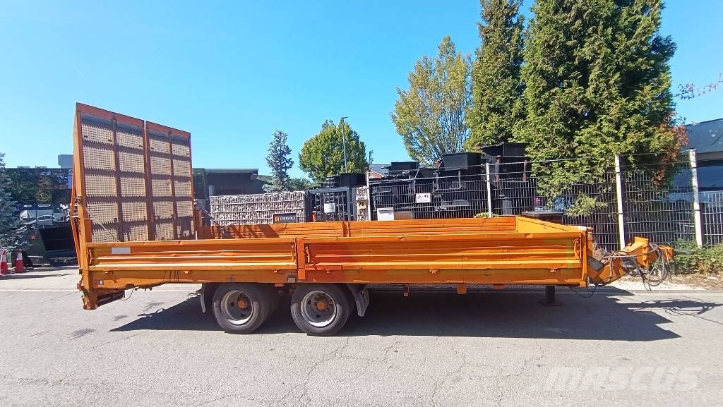 Blomenröhr Tandem-Tieflader 13,8 t mit hydraulischen Rampen Góndola de cama rebajada