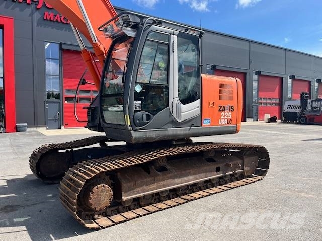 Hitachi ZX 225 LC-3 / Rototilt,Rasvari,Lämmitin,Kauha Bageri gusjeničari