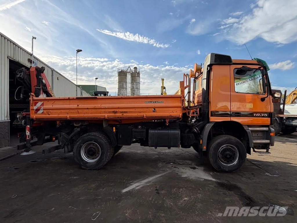 Mercedes-Benz Actros 1835 Kipper + Palfinger 7501 Crane - Remote Rabljene dizalice za težak teren