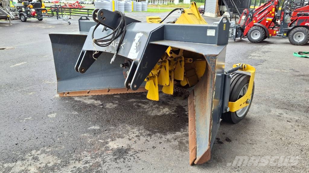 Stark 270 S810 lumilinko renkailla Fresadoras quitanieves