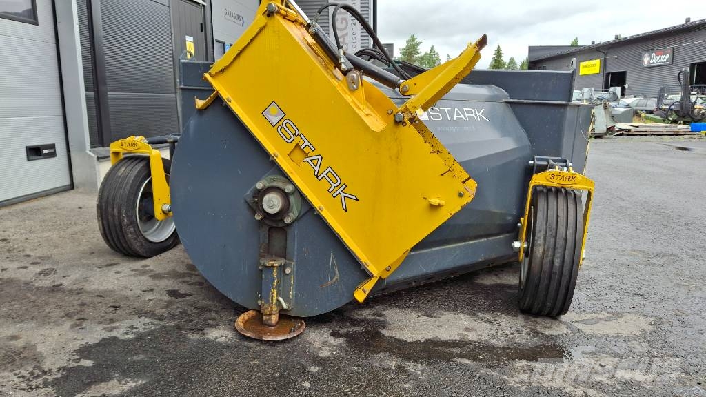 Stark 270 S810 lumilinko renkailla Fresadoras quitanieves