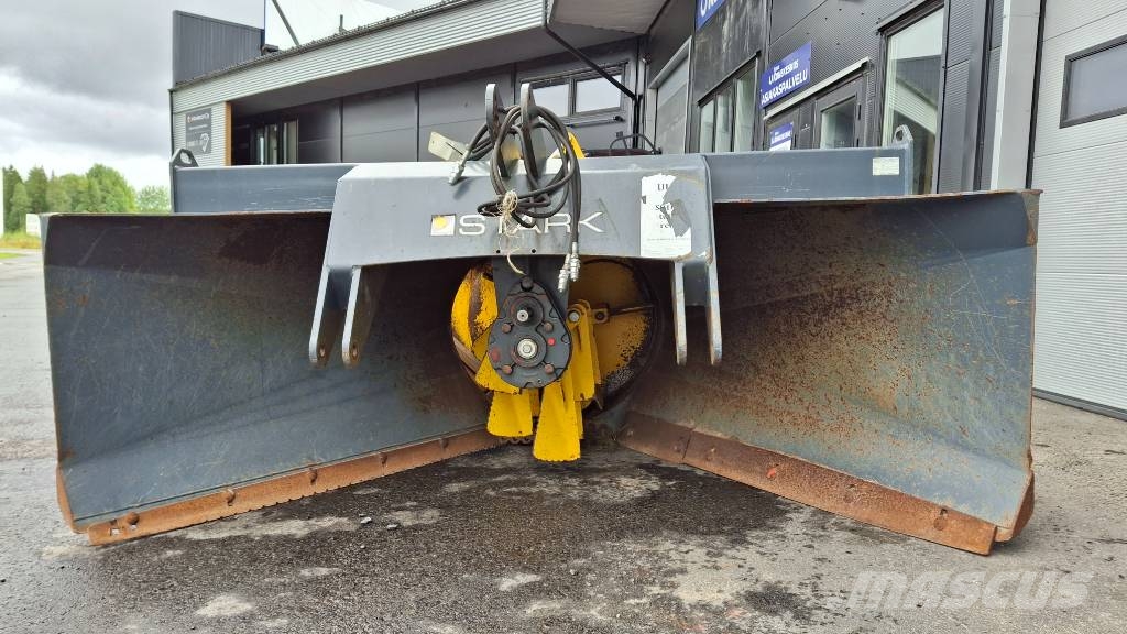 Stark 270 S810 lumilinko renkailla Fresadoras quitanieves