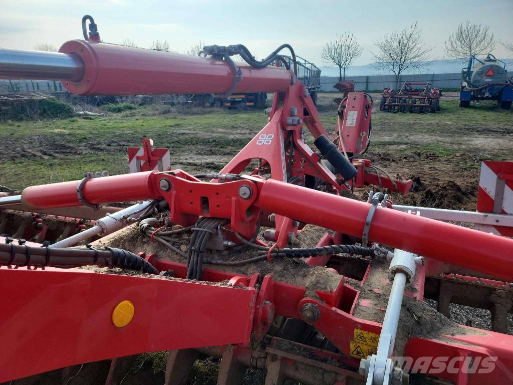 Pöttinger TerraDisc 6001 T Cultivatoren