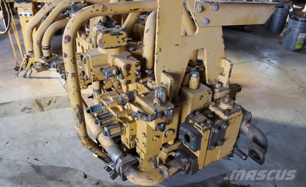 CAT 385 BC Double Control Block (Μπλοκ Χειριστηρίου) Varikliai