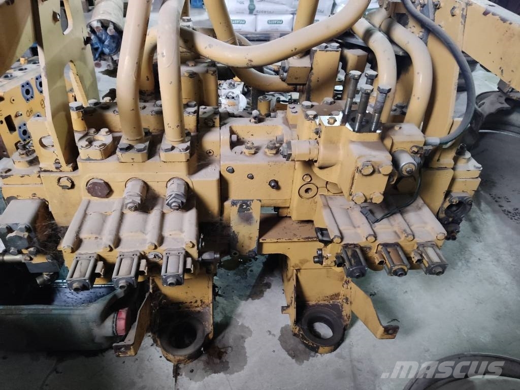 CAT 385 BC Double Control Block (Μπλοκ Χειριστηρίου) Varikliai