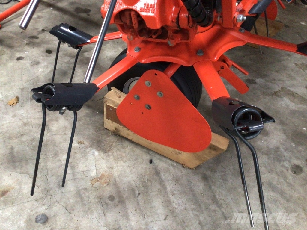 Kuhn GF 10803 مكابس وميبسات التبن