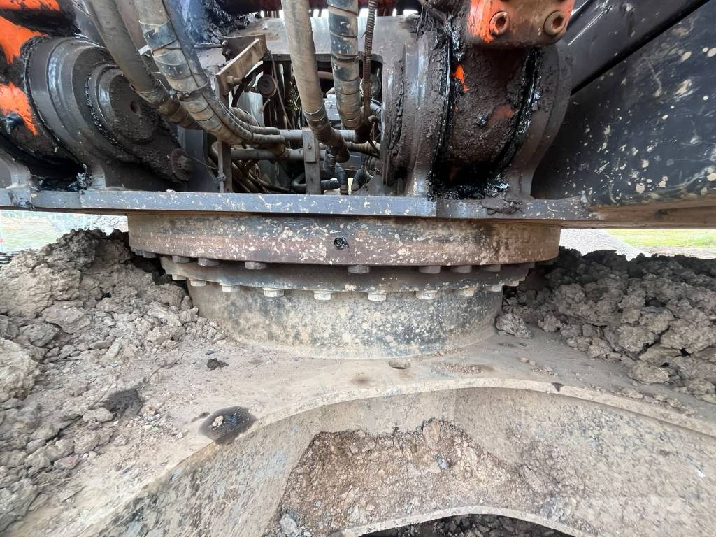 Hitachi ZX 350 LC-6 Escavatori cingolati