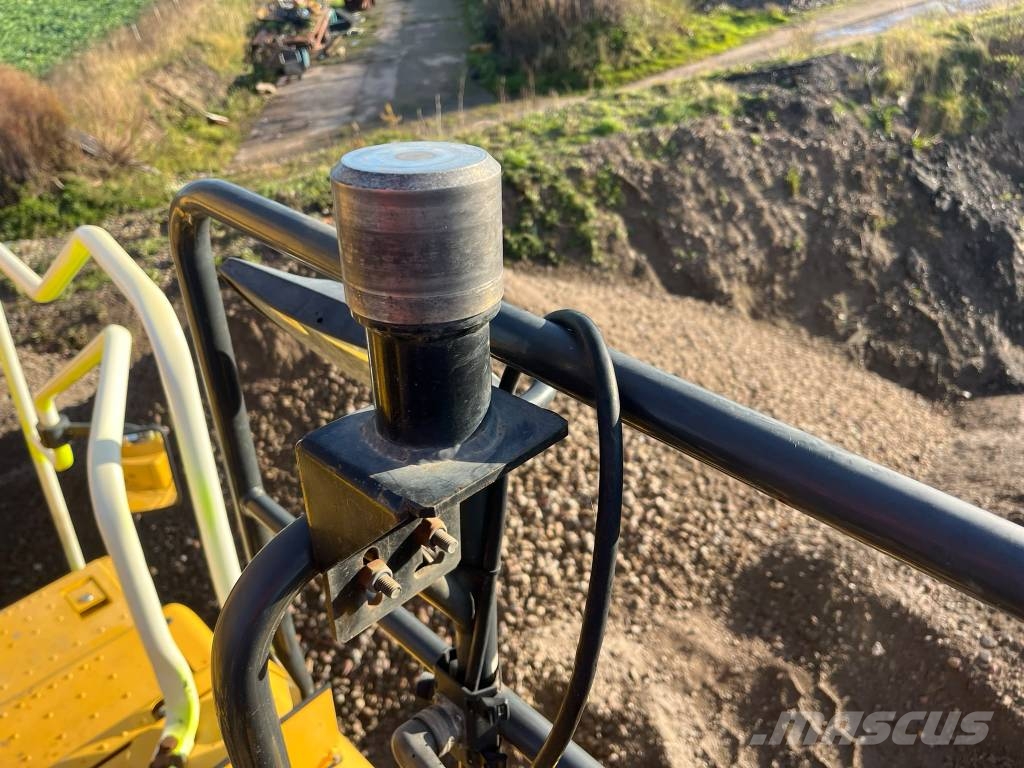 Komatsu PC 210 LC-11 Lánctalpas kotrók
