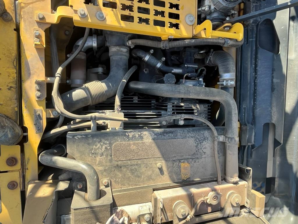 Komatsu PC 210 LC-11 Lánctalpas kotrók
