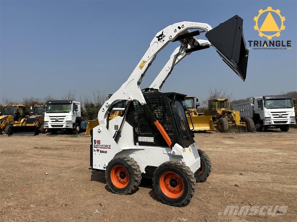 Bobcat S 18 لوادر انزلاقية التوجيه