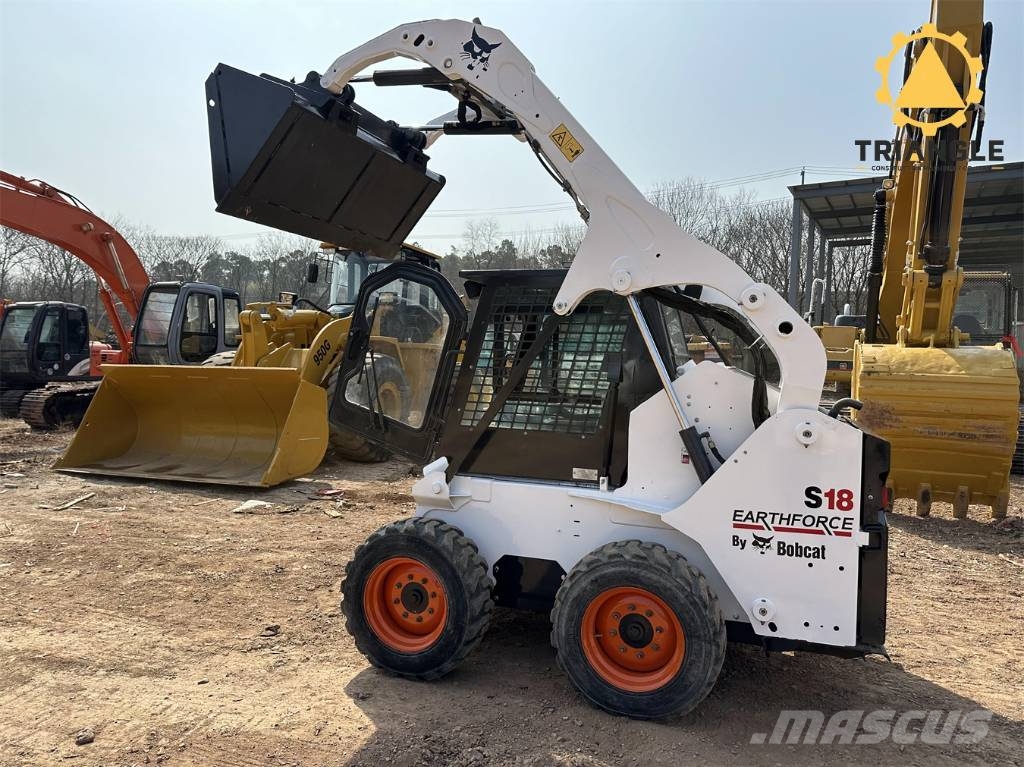 Bobcat S 18 لوادر انزلاقية التوجيه