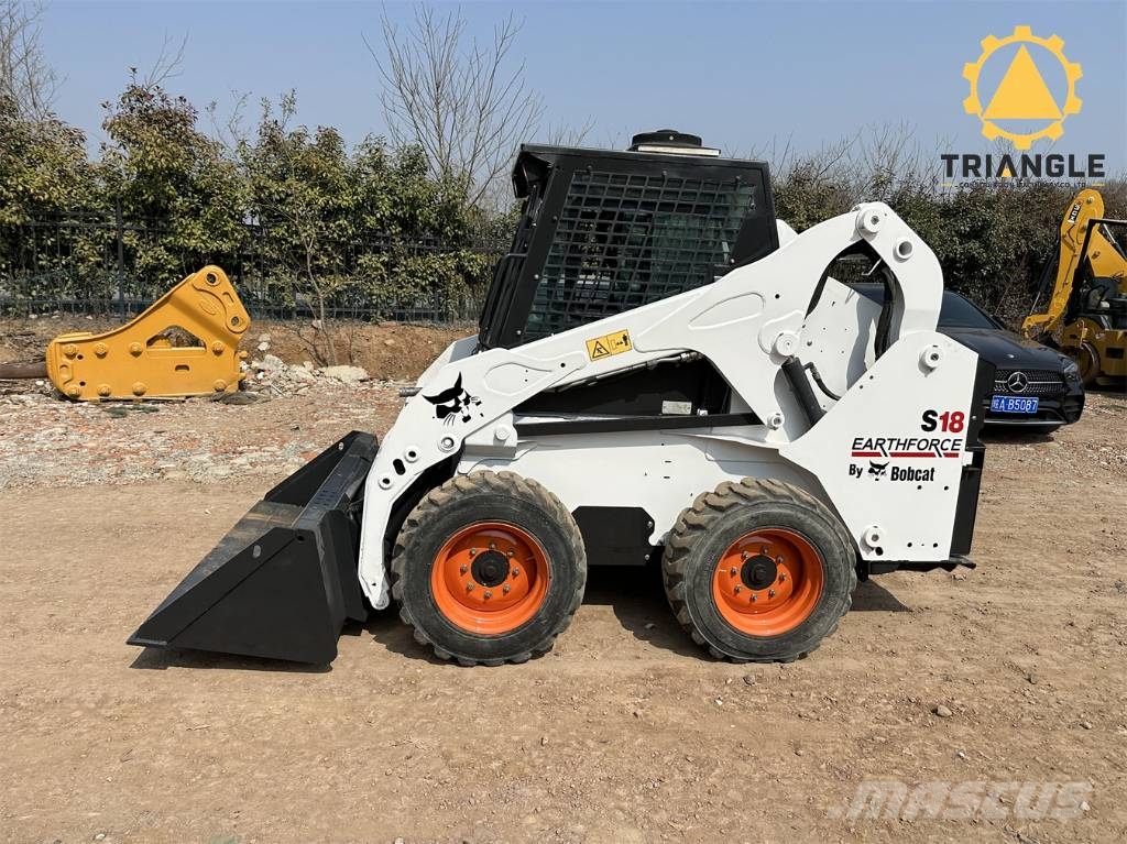 Bobcat S 18 لوادر انزلاقية التوجيه