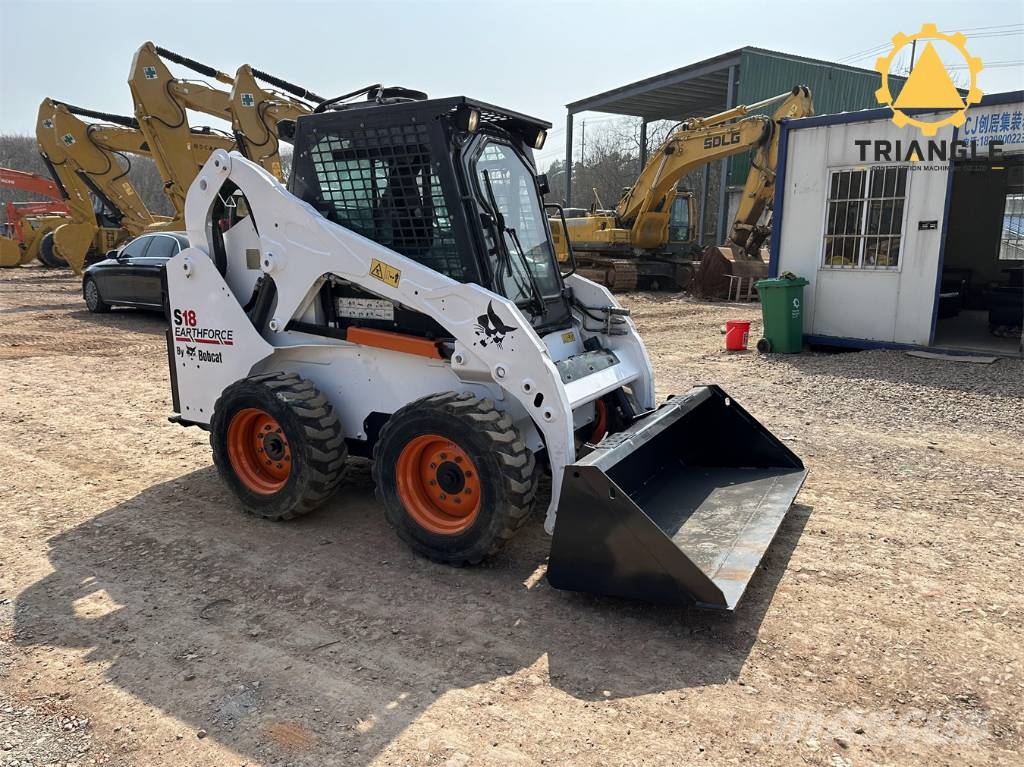 Bobcat S 18 لوادر انزلاقية التوجيه
