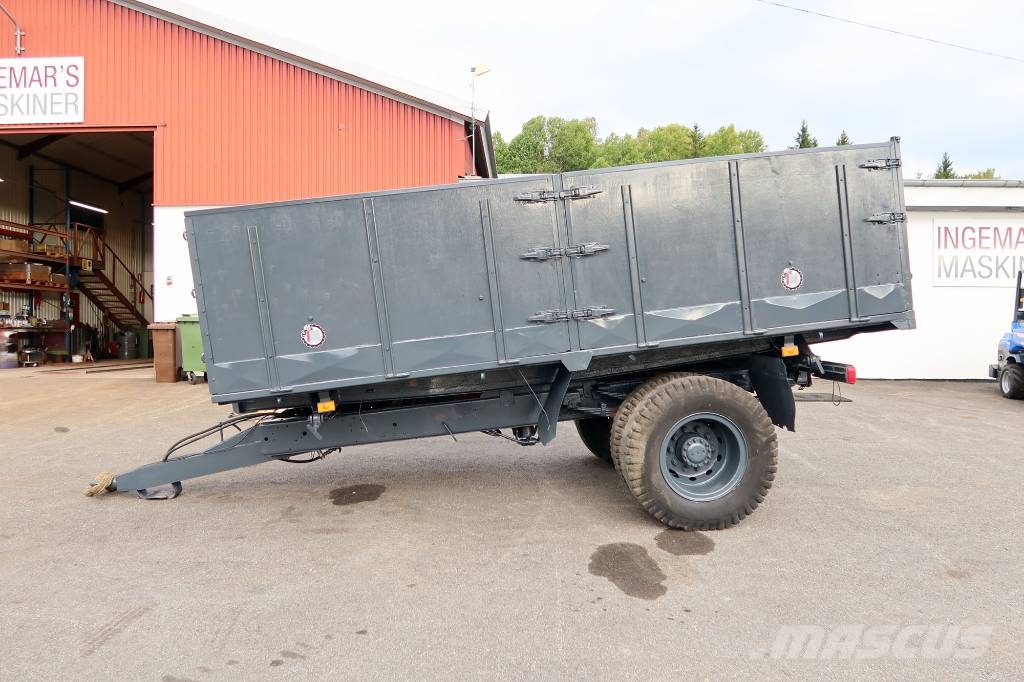 HYDRAULISK TIPPVAGN MED STÅLBOTTEN OCH LÄMMAR Treileri-pašizgāzēji