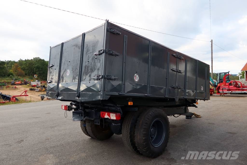 HYDRAULISK TIPPVAGN MED STÅLBOTTEN OCH LÄMMAR Treileri-pašizgāzēji