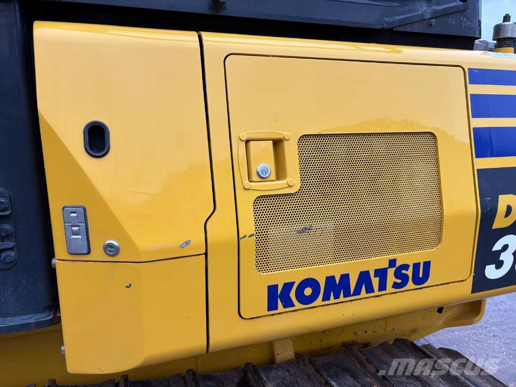 Komatsu D39PX-24 Buldozer sobre oruga