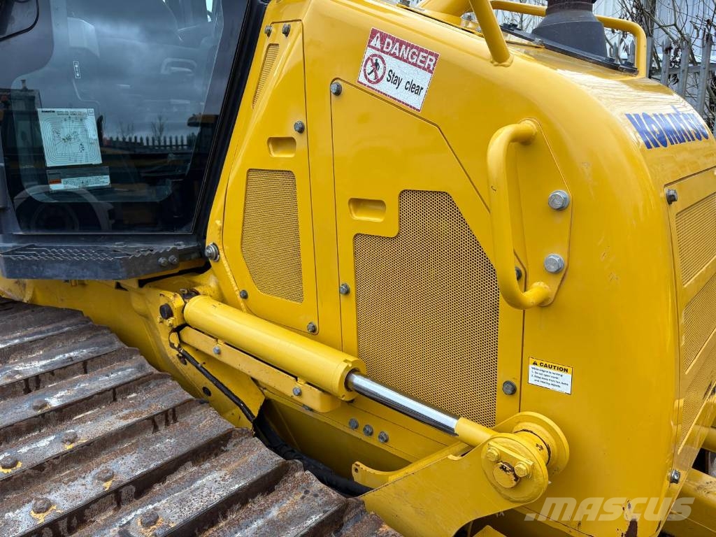 Komatsu D39PX-24 Buldozer sobre oruga