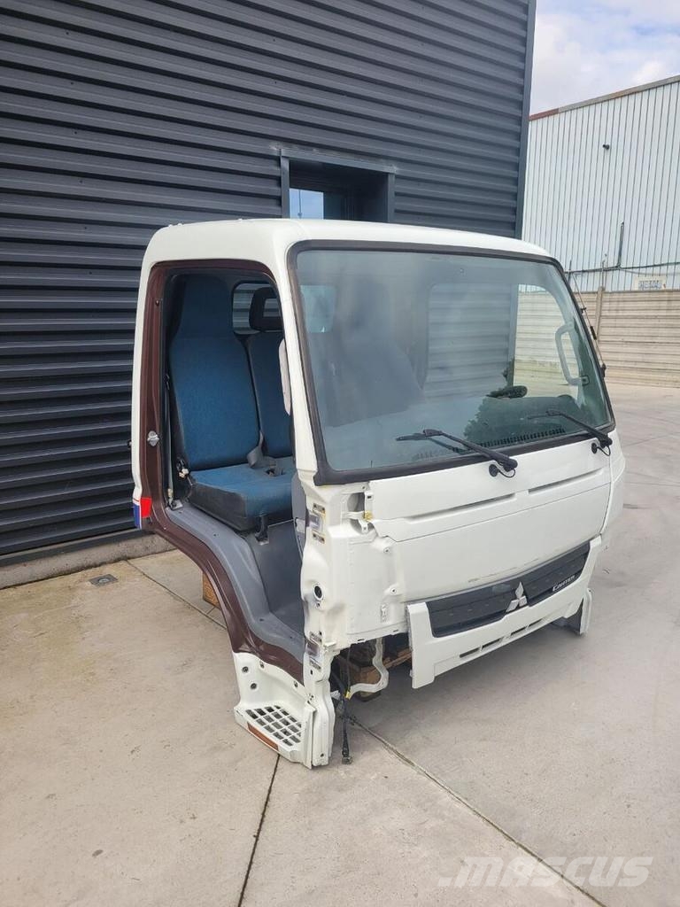 Mitsubishi Fuso "S" Euro 6 驾驶室与内部