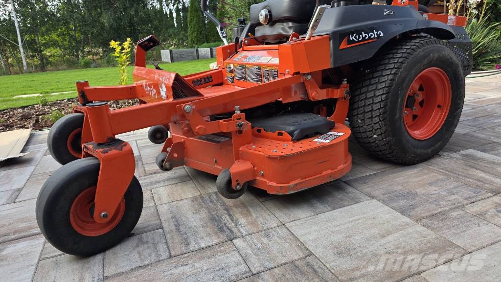 Kubota Z724X (seria Z700 - komercyjna, zero-turn) Sekačky s nulovým poloměrem otáčení