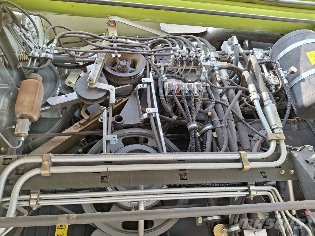 CLAAS Lexion 750 TT Зернозбиральні комбайни