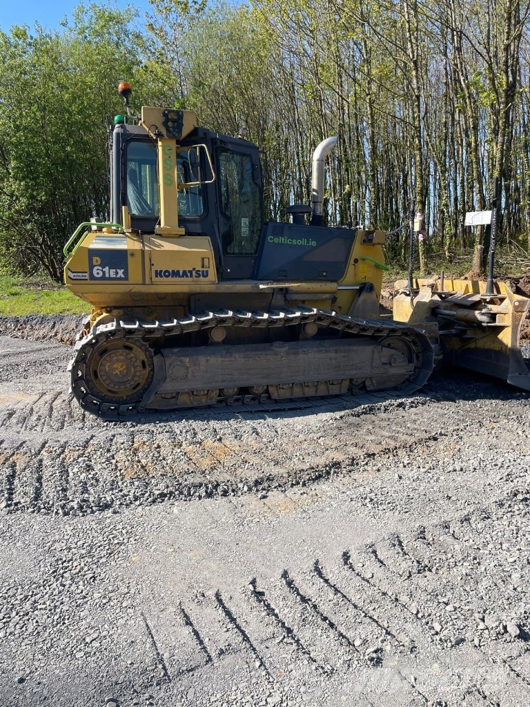 Komatsu D 61 EX-15 E0 Buldozer sobre oruga