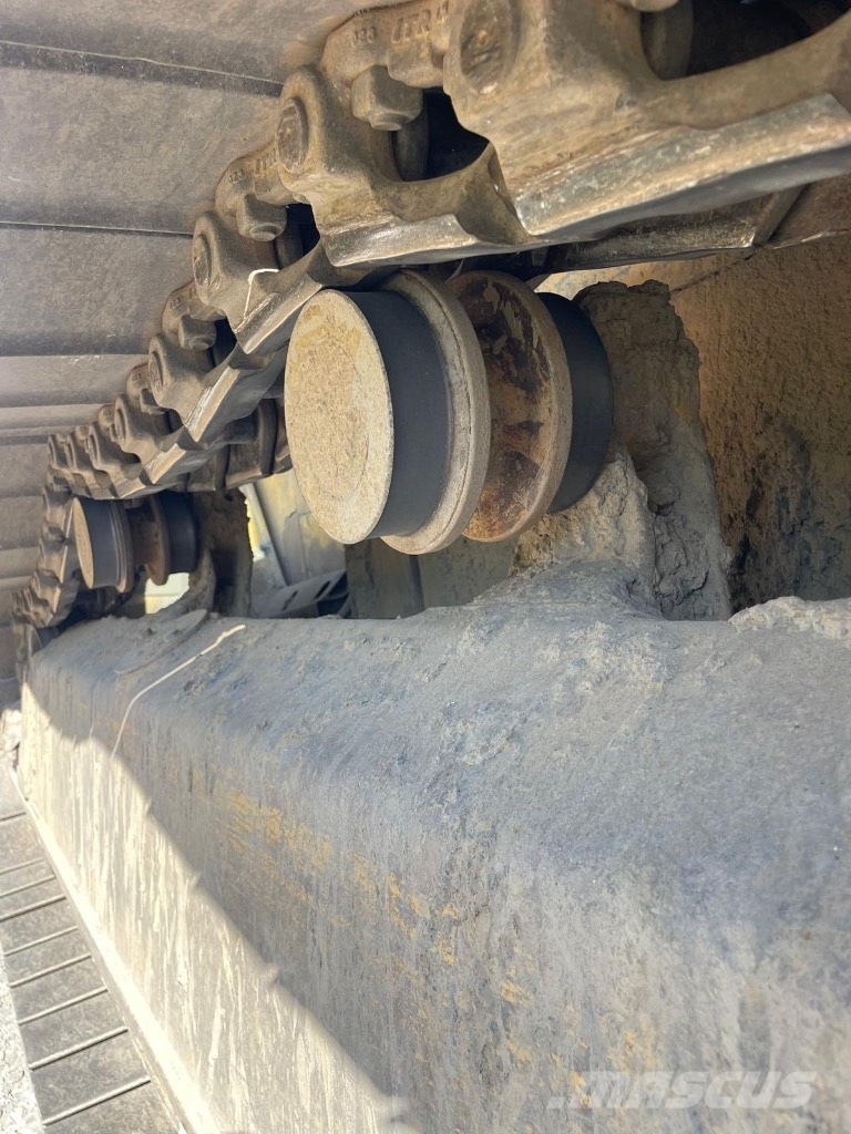 Komatsu D 61 EX-15 E0 Buldozer sobre oruga